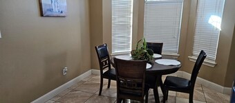 Spacious 4-bedroom house in beautiful Eagle Pass with AC, WiFi