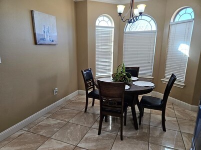 Spacious 4-bedroom house in beautiful Eagle Pass with AC, WiFi