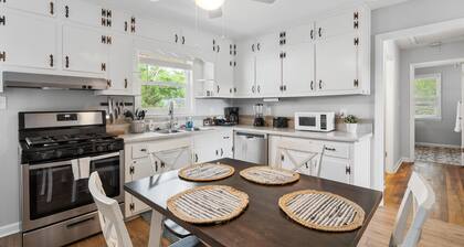 Lake Life D - Apartment in Downtown Lake Acworth