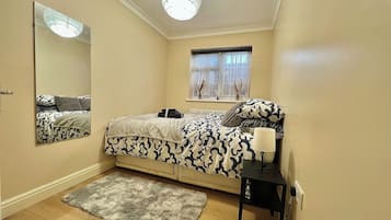 2 bedrooms, iron/ironing board, WiFi, bed sheets