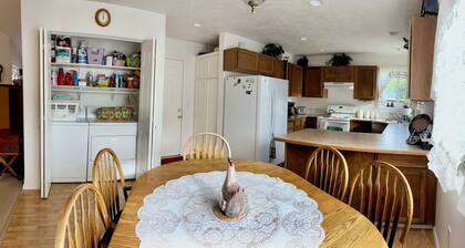 Family friendly 3-bedroom house in charming Deer Park with AC, WiFi and more.