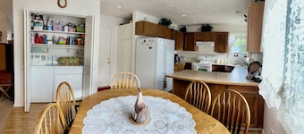 Family friendly 3-bedroom house in charming Deer Park with AC, WiFi and more.