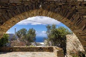 Property grounds - Tinos Olive Mill House, Tinos Olive Mill House (Ktikados)
