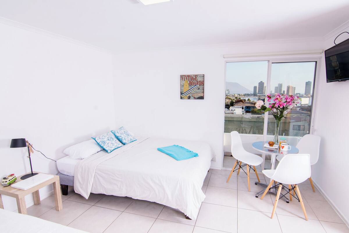 Deluxe Suite, Ocean View | 1 bedroom, free WiFi