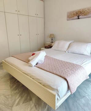 3 bedrooms, WiFi, bed sheets