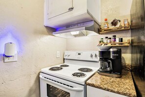 Micro-ondes, four, plaque de cuisson, lave-vaisselle