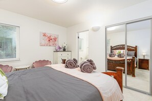 3 Schlafzimmer, Bügeleisen/Bügelbrett, WLAN, Bettwäsche