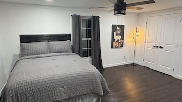 3 bedrooms, free WiFi, bed sheets, wheelchair access