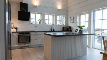 冰箱、微波炉、烤箱、炉灶