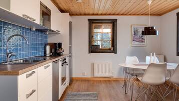 KylskÄp, mikrovÄgsugn, ugn och spishÀll