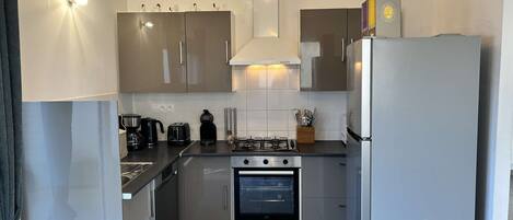 Fridge, microwave, oven, dishwasher