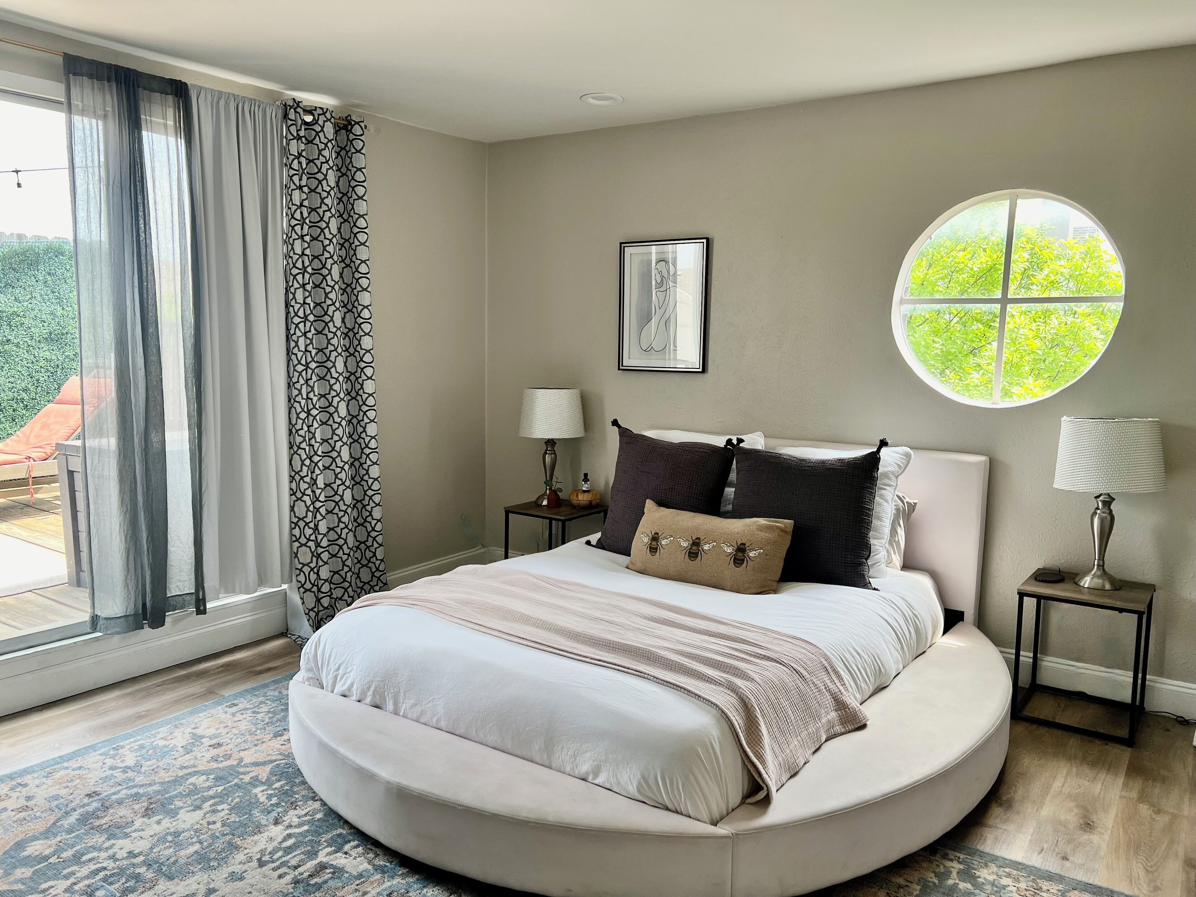 3 bedrooms, desk, iron/ironing board, free WiFi