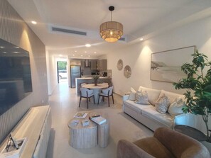 Smart TV - Jacuzzi, Golf Club and swimming pool: perfect for a relaxing stay (Punta Cana)