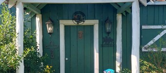 Glamping in our 100 year old rustic bunkhouse  on a 20 acre working horse farm !