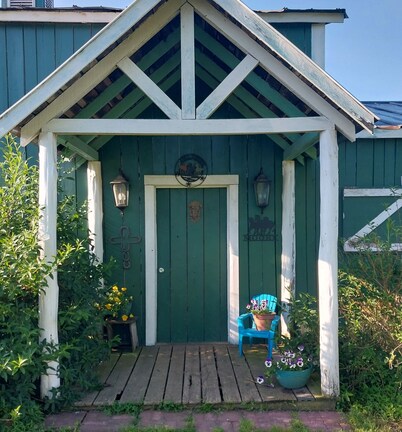 Glamping in our 100 year old rustic bunkhouse on a 20 acre working horse farm !