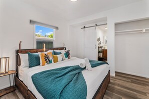 3 chambres, fer et planche à repasser, draps fournis