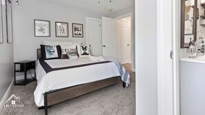 3 chambres, fer et planche à repasser, Wi-Fi, draps fournis