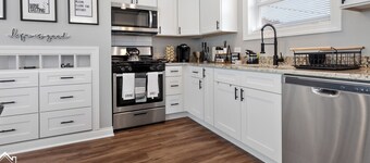 3-bedroom building in lovely Westchester with AC, WiFi. Enjoy your stay