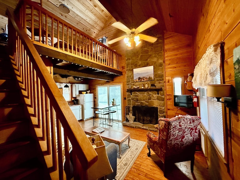 Trail's End Cabin At Country Manor Acres - Townsend, TN