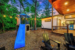 Children’s area - Ping Pong, Foosball, Playset in 1 Story Fun Cabin (Broken Bow)