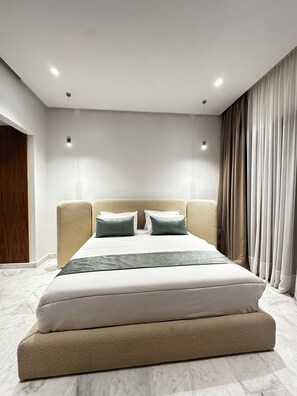 5 dormitorios, tabla de planchar con plancha, wifi y ropa de cama