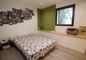 4 bedrooms, free WiFi - Near Uzès, holiday villa located Vers-Pont-du-Gard, private pool. (VERS-PONT-DU-GARD)