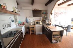 Fridge, microwave, oven, dishwasher