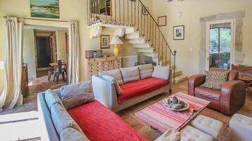 Télévision, cheminée