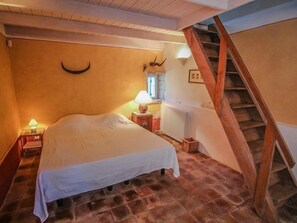 4 bedrooms, free WiFi - Stone house in Montségur-sur-Lauzon, Drôme, pool, calm, pets allowed (2). (MONTSEGUR-SUR-LAUZON)
