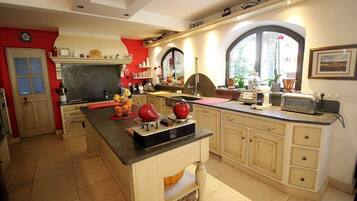 Frigorífic, microones, forn i rentaplats