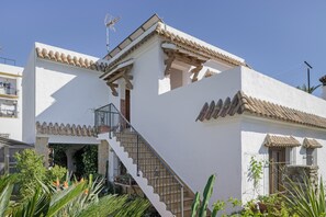 Exterior - Holiday Home 'Preciosa Casa En Conil' with Private Terrace, Wi-Fi and Air Conditioning (Conil de la Frontera)