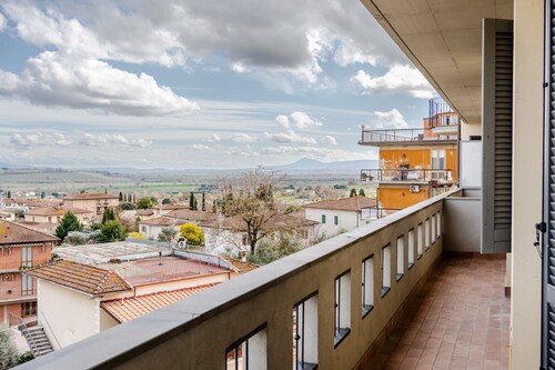 Apartment 'Beb Pulcino Nero' with Mountain View, Shared Terrace and Wi-Fi