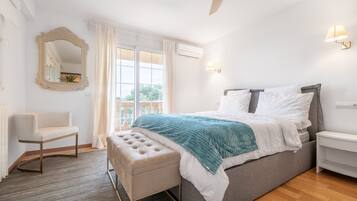 4 makuuhuonetta, silitysrauta/-lauta, ilmainen Wi-Fi, vuodevaatteet