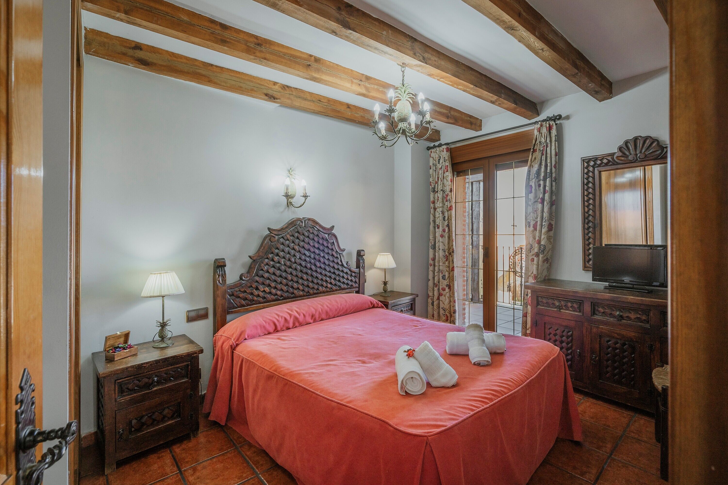 5 Schlafzimmer, Bügeleisen/Bügelbrett, kostenloses WLAN, Bettwäsche