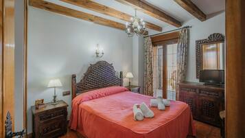 5 Schlafzimmer, Bügeleisen/Bügelbrett, kostenloses WLAN, Bettwäsche