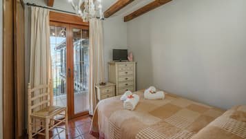5 slaapkamers, een strijkplank/strijkijzer, gratis wifi, beddengoed