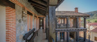 Maison de campagne "Las Eras De Riofrio" avec vue sur les montagnes, piscine privée et Wi-Fi