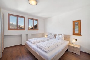 2 bedrooms, free WiFi, bed sheets