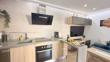 Kühlschrank, Ofen, Herdplatte, Geschirrspüler