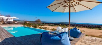 Apartment 'Cabrera' with Sea Views, Wi-Fi and Air Conditioning