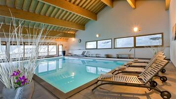 Indendørs pool, opvarmet pool