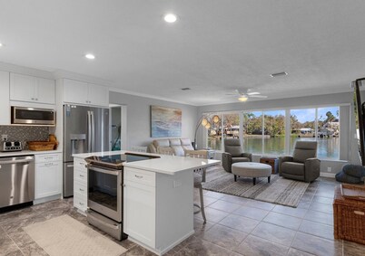 Bring your own boat l Waterfront with dock l Sleeps 9