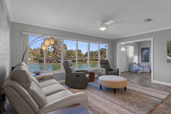 Interior - Bring your own boat l Waterfront with dock l Sleeps 9 (Crystal River)