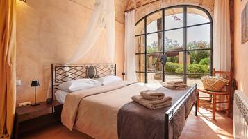 5 chambres, fer et planche à repasser, Wi-Fi gratuit, draps fournis