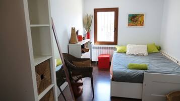 3 dormitorios, tabla de planchar con plancha, wifi gratis y ropa de cama