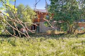 Exterior - Chalet 'Edliane' with Mountain View, Private Terrace and Wi-Fi (Font Romeu Odeillo Via)