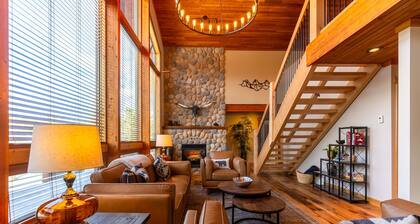 Epic Views with Hot Tub, Sauna & Fitness Room.