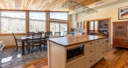 Epic Views with Hot Tub, Sauna & Fitness Room.