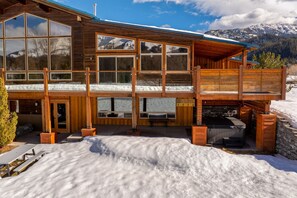 Property grounds - Epic Views with Hot Tub, Sauna & Fitness Room. (Fernie)