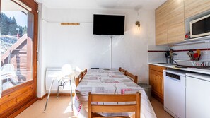 Kühlschrank, Mikrowelle, Geschirrspüler